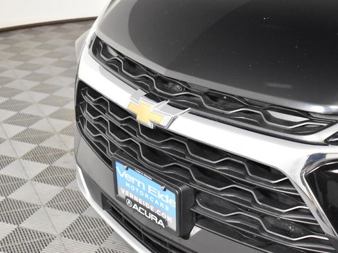 Used 2025 Chevrolet Blazer LT AWD/4WD image 11