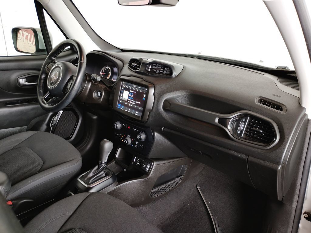 Used 2020 Jeep Renegade Altitude w/ UConnect 8.4 Nav Group FWD image 11