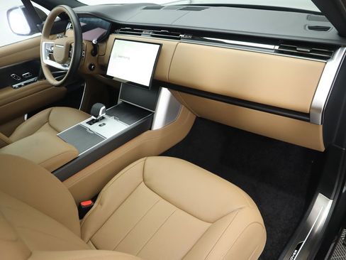 New 2026 Land Rover Range Rover SE image 19