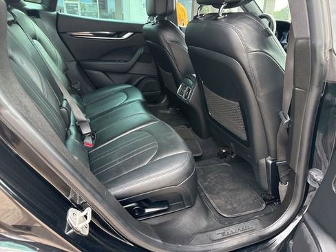 Used 2018 Maserati Levante image 29