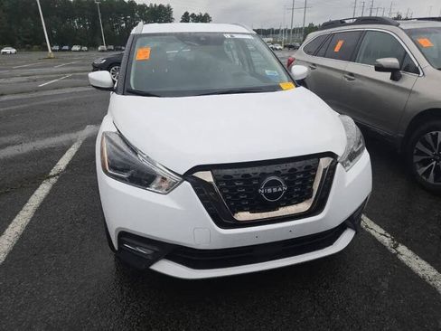 Used 2022 Nissan Kicks SV FWD image 6