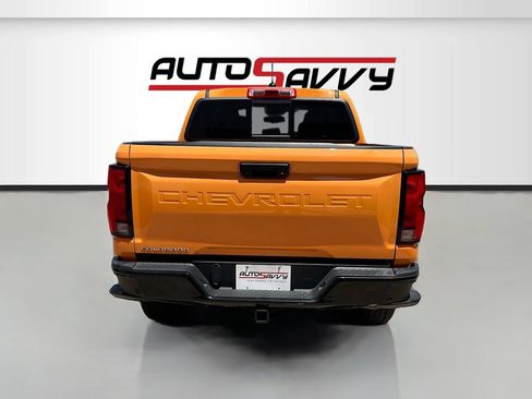 Used 2025 Chevrolet Colorado Z71 w/ Technology Package AWD/4WD image 6