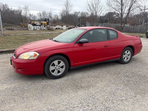 Used 2006 Chevrolet Monte Carlo LT FWD image 1