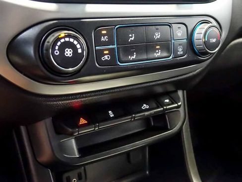 Used 2022 Chevrolet Colorado LT w/ LT Convenience Package AWD/4WD image 22