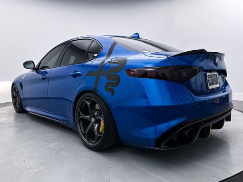 Used 2018 Alfa Romeo Giulia Quadrifoglio w/ Driver Assist Dynamic Package image 17