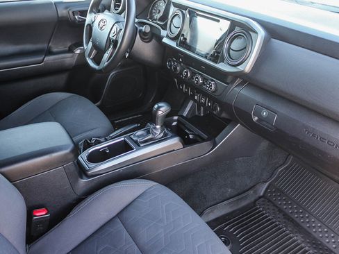 Certified 2019 Toyota Tacoma TRD Off-Road image 17