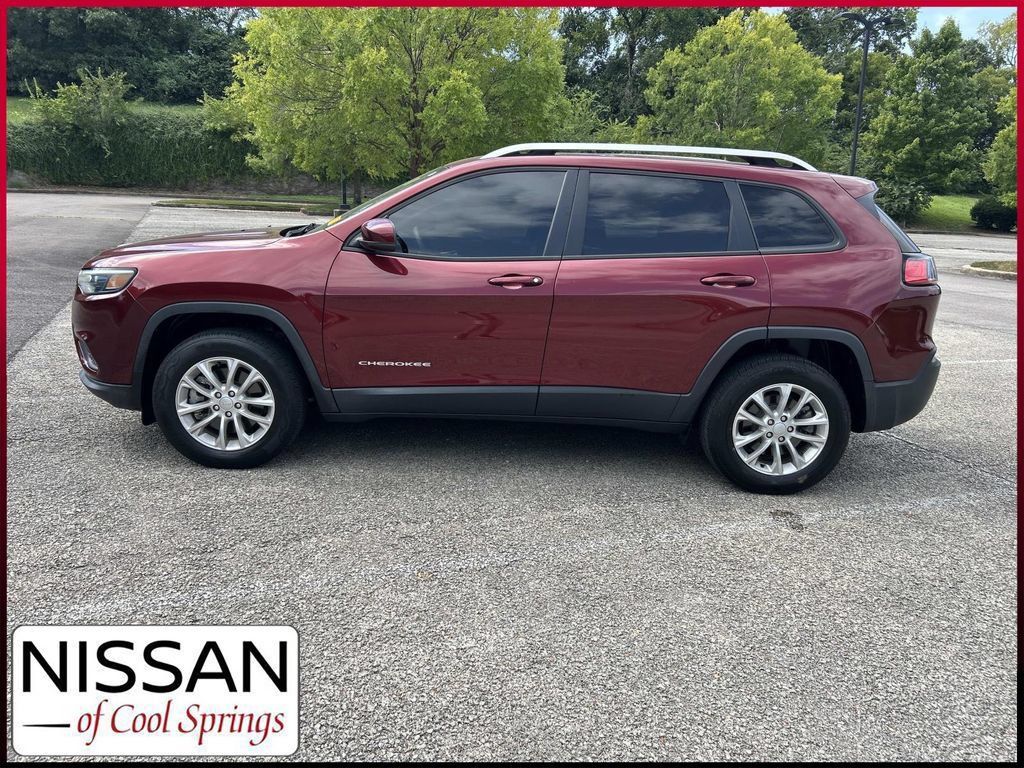 Used 2021 Jeep Cherokee Latitude AWD/4WD image 4