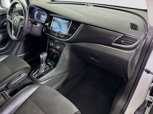 Used 2021 Buick Encore Preferred image 30