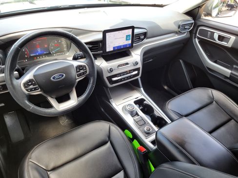 Used 2023 Ford Explorer XLT w/ Equipment Group 202A AWD/4WD image 20