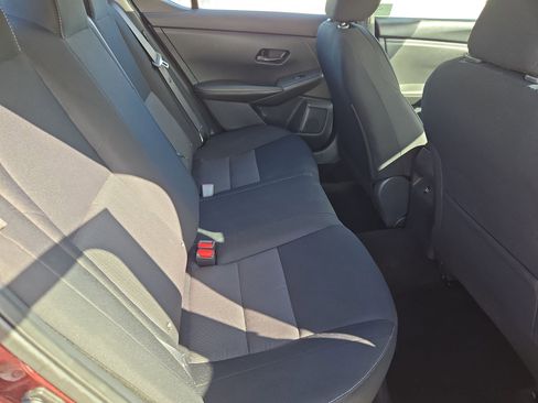 Used 2024 Nissan Sentra SV FWD image 30
