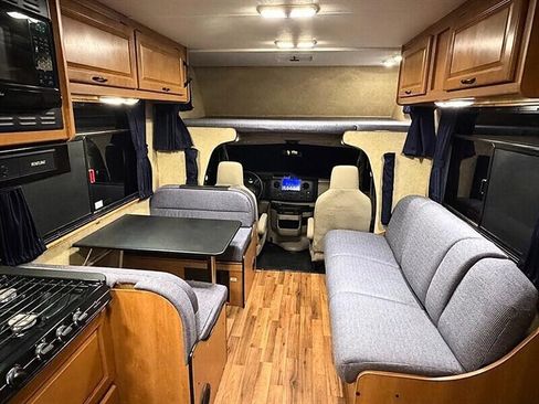 Used 2014 Ford E-450 and Econoline 450 Super Duty w/ Motorhome Prep Package RWD image 21