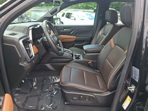 Used 2023 GMC Canyon AT4 w/ AT4 Premium Package AWD/4WD image 13