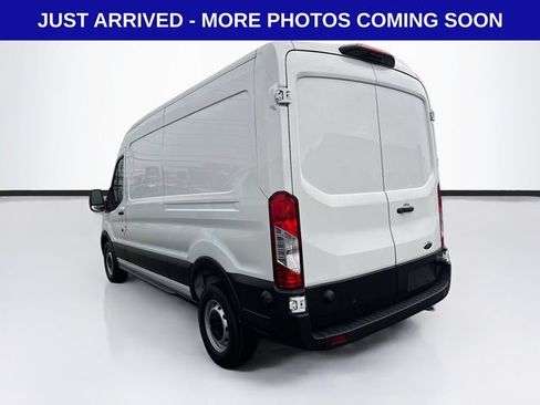 Used 2024 Ford Transit 250 148 Medium Roof RWD image 5