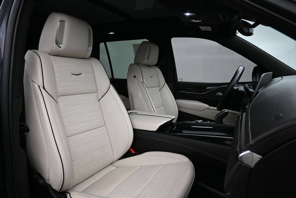Used 2023 Cadillac Escalade Sport w/ Touring Package AWD/4WD image 29