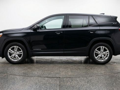 Used 2024 GMC Terrain SLE image 5