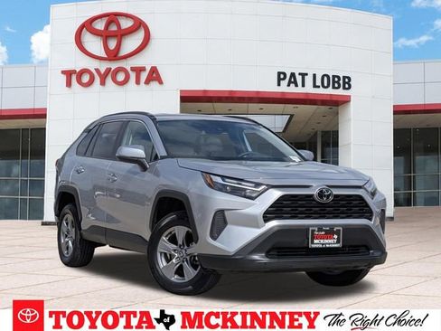 Used 2025 Toyota RAV4 XLE FWD image 1