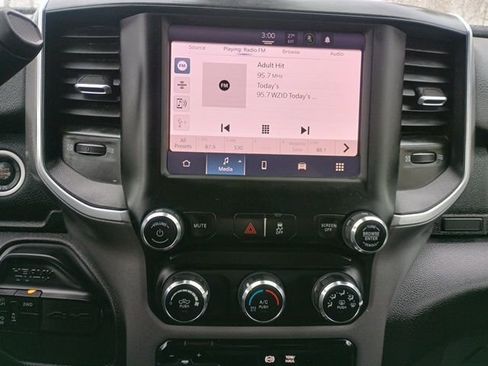 Used 2024 RAM 2500 Big Horn image 32