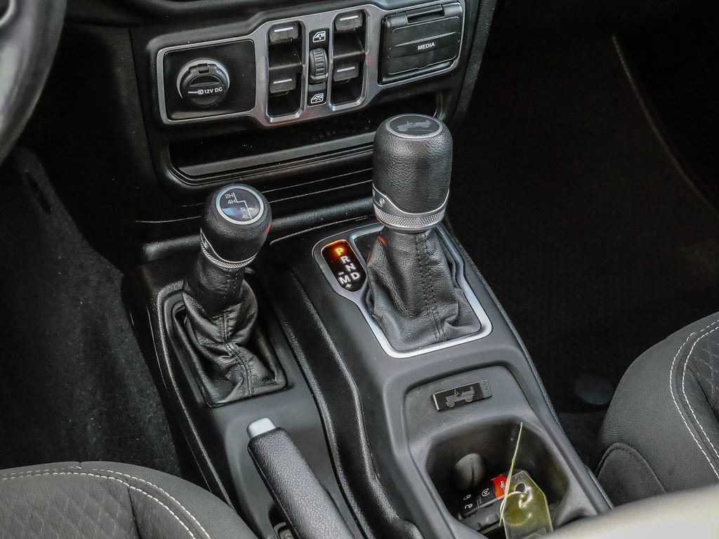 Used 2021 Jeep Wrangler Unlimited Sport AWD/4WD image 31