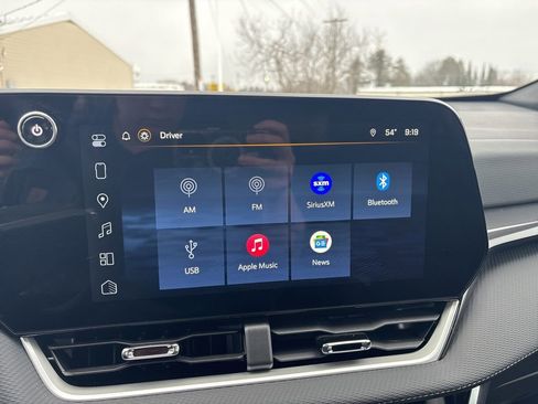 Used 2026 Chevrolet Equinox LT AWD/4WD image 13