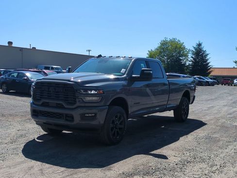 New 2026 RAM 3500 Big Horn AWD/4WD image 3