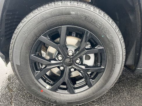 New 2026 Jeep Grand Cherokee Altitude image 11