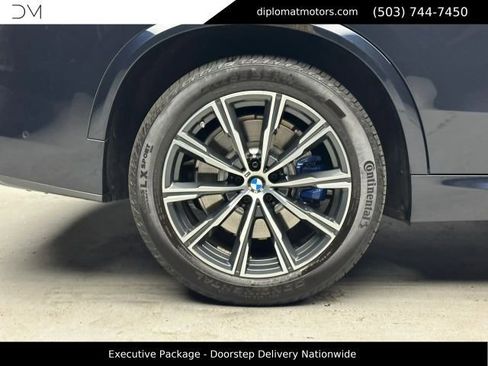 Used 2022 BMW X5 M50i w/ Executive Package AWD/4WD image 45