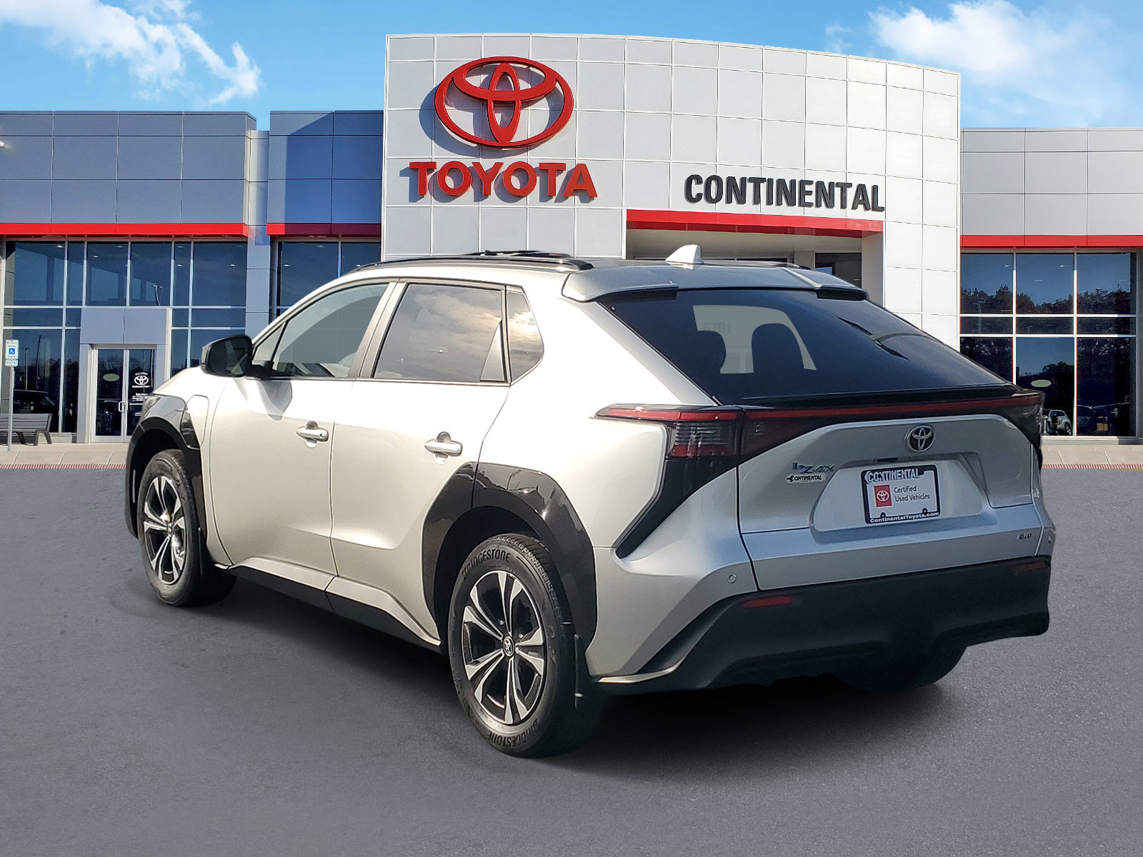 Certified 2023 Toyota bZ4X AWD w/ Weather Package image 4