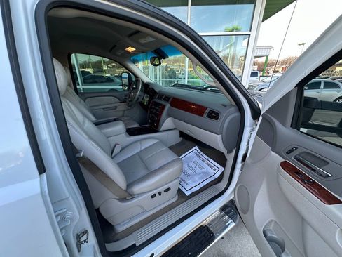 Used 2013 Chevrolet Silverado 2500 LTZ image 17