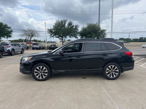 Used 2017 Subaru Outback 2.5i Limited image 1