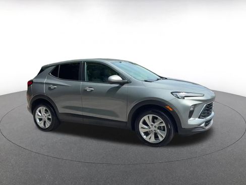 Used 2025 Buick Encore GX Preferred FWD image 2