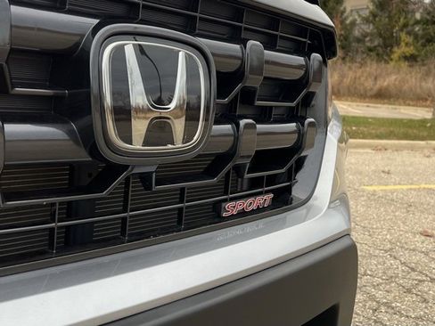 Certified 2024 Honda Ridgeline Sport image 10