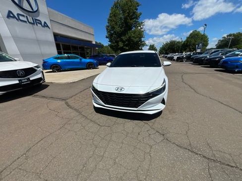 Used 2021 Hyundai Elantra SE FWD image 33
