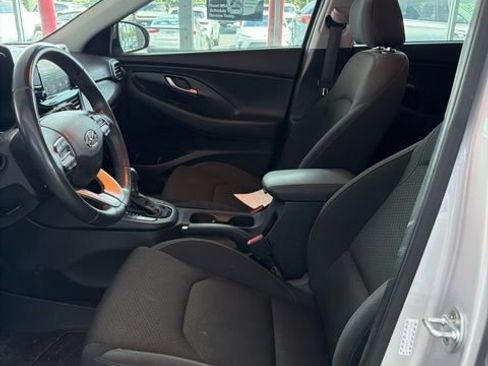 Used 2018 Hyundai Elantra GT w/ Style Package 02 image 6