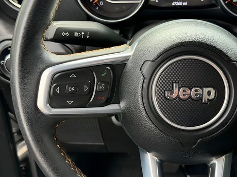 Used 2023 Jeep Gladiator Overland AWD/4WD image 20