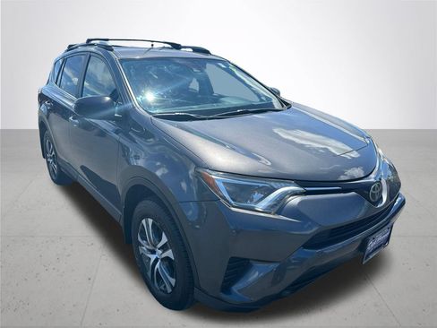 Used 2017 Toyota RAV4 LE w/ Carpet Mat Package AWD/4WD image 5