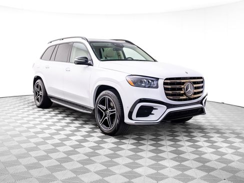Used 2026 Mercedes-Benz GLS 450 4MATIC image 7