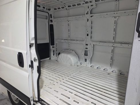 Used 2025 RAM ProMaster 2500 w/ Safety Group FWD image 26