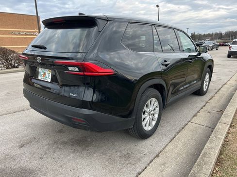 Used 2024 Toyota Grand Highlander XLE image 4
