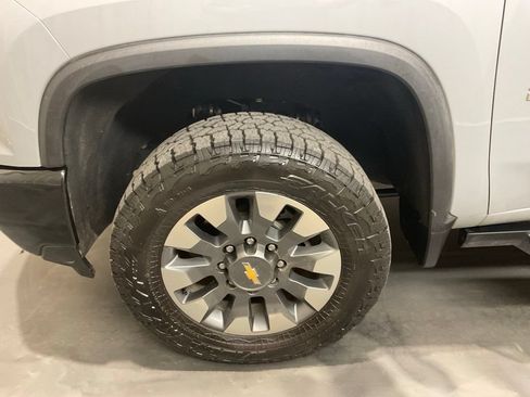 Used 2024 Chevrolet Silverado 2500 Custom w/ Custom Convenience Package AWD/4WD image 6