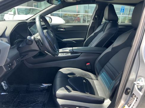 Used 2022 Toyota Avalon XSE FWD image 28