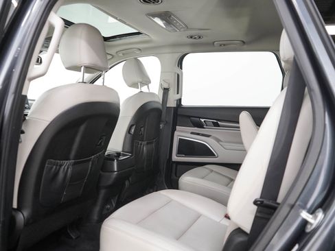 Used 2020 Kia Telluride S AWD/4WD image 17