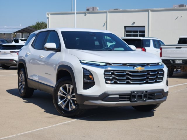 Used 2026 Chevrolet Equinox LT FWD image 2