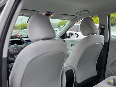 Certified 2025 Hyundai Kona SE FWD image 17