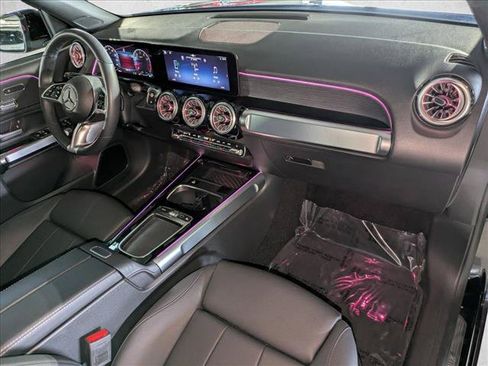 Used 2025 Mercedes-Benz GLB 250 4MATIC image 24