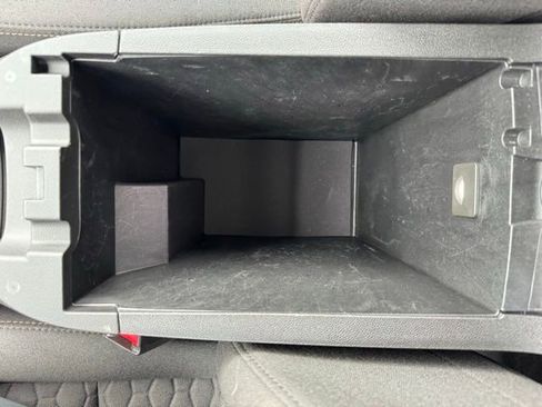 Used 2019 Chevrolet Equinox LT image 18