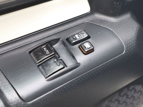 Used 2010 Toyota FJ Cruiser 4WD image 27