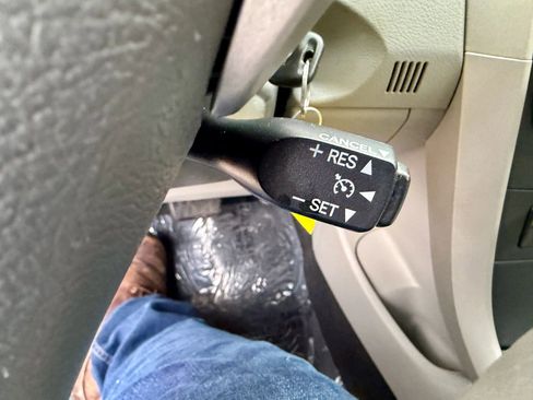 Used 2010 Toyota Corolla LE image 19