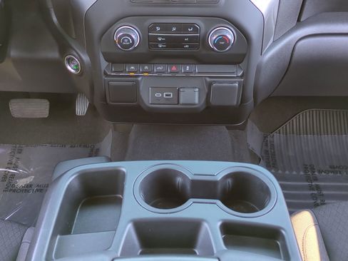 Used 2025 Chevrolet Silverado 1500 Custom image 19