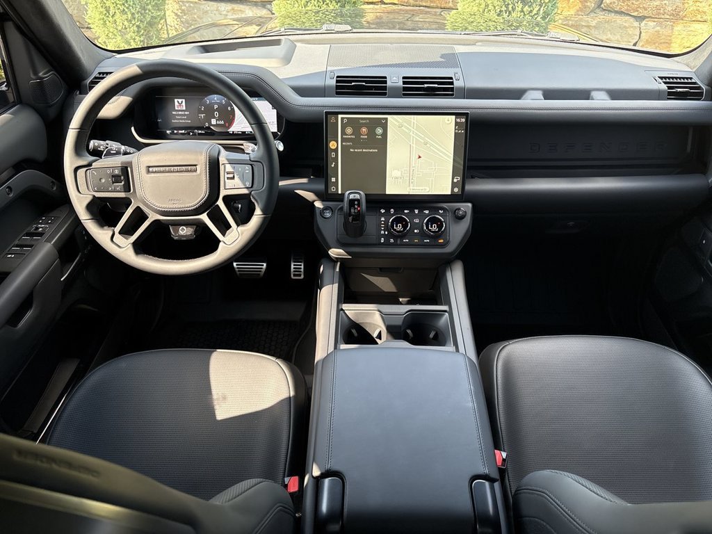 Used 2026 Land Rover Defender 110 OCTA AWD/4WD image 12