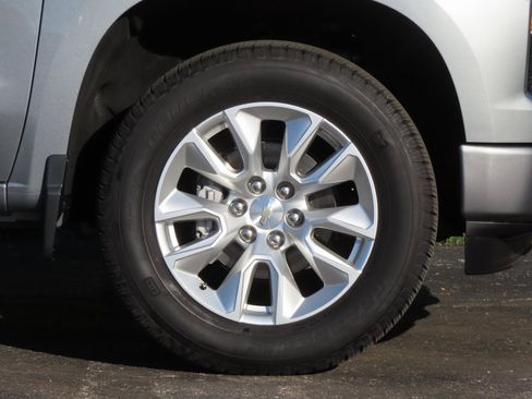 Used 2024 Chevrolet Silverado 1500 Custom image 15